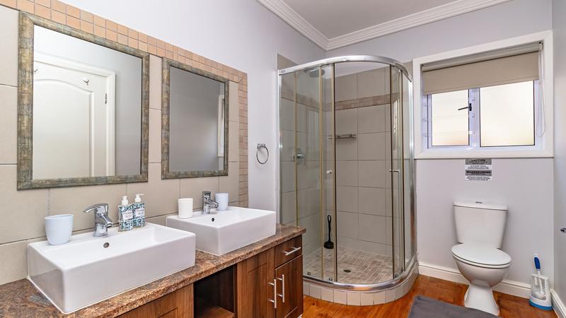 5 Bedroom Property for Sale in Southern Cross Western Cape